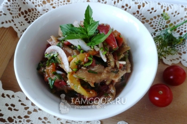 Фото салата из запеченных овощей с медом