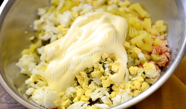 Заправить салат