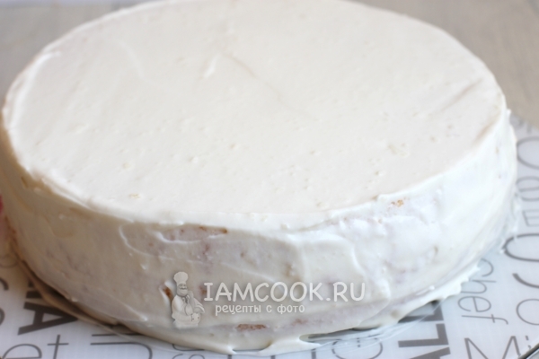 Торт, обмазанный кремом