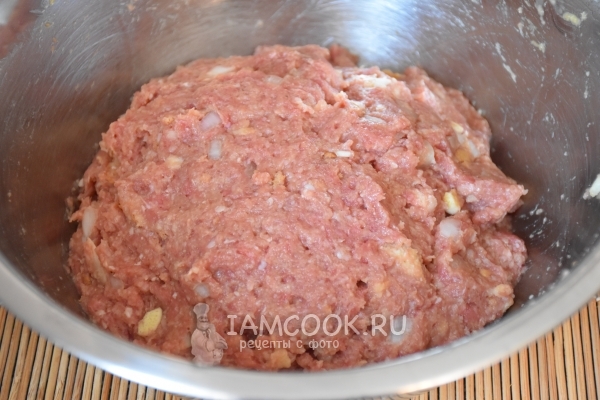 Соединить ингредиенты для фарша