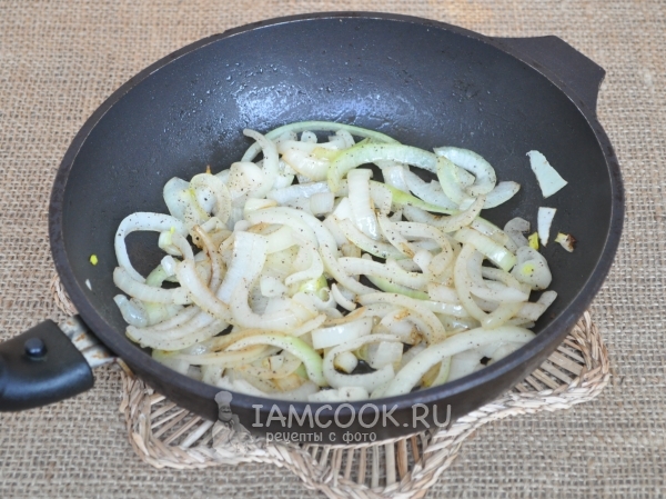 Лук поджарить