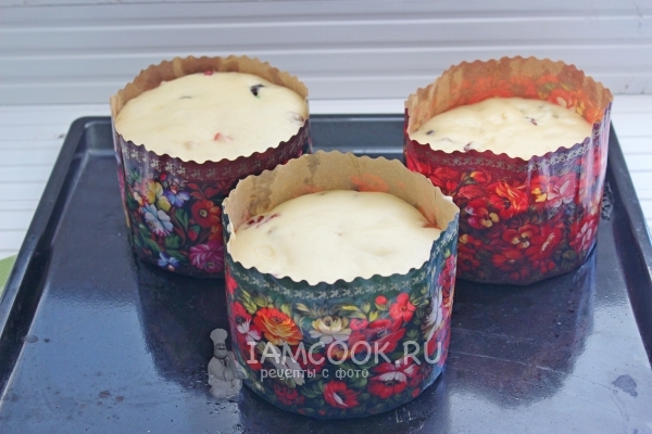 Тесто в бумажной форме