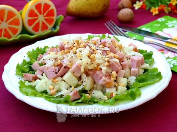 Фото салата с ветчиной и грушей