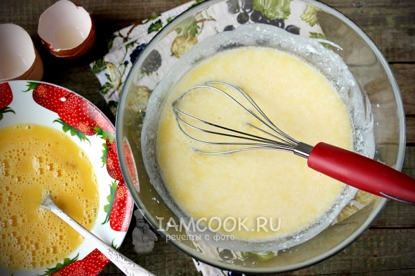 Соединить кефир с маслом