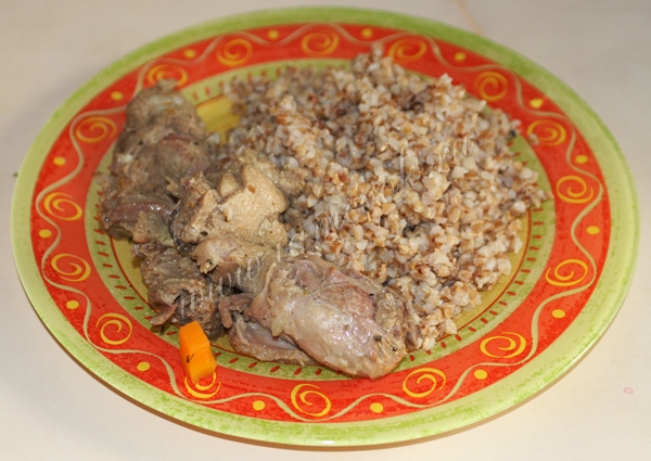 Тушеная утка с гречкой