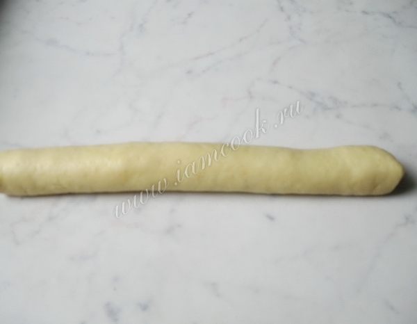 Рулет из теста с начинкой