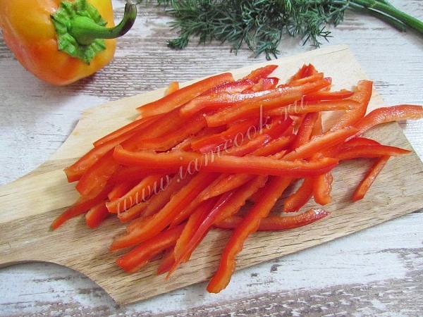 Сладкий перец порезанный