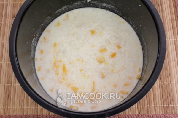 Готовая рисовая каша с тыквой в мультиварке