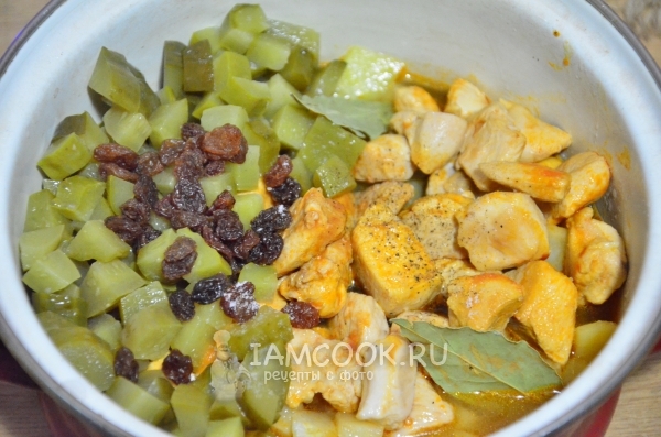 Положить в кастрюлю все ингредиенты