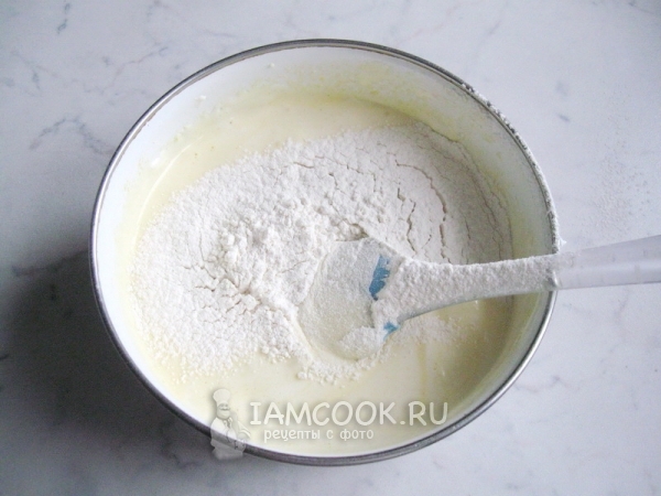 Добавить муку