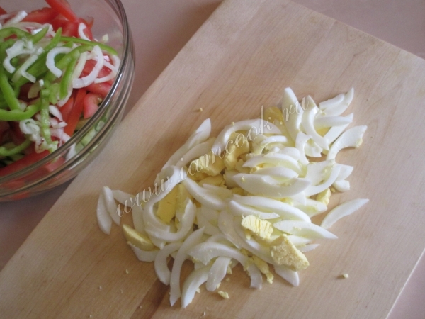 Яйцо нарезанное