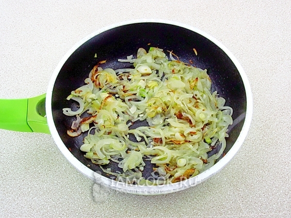 Поджарить лук