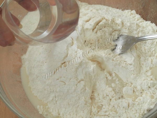 Мука с водой