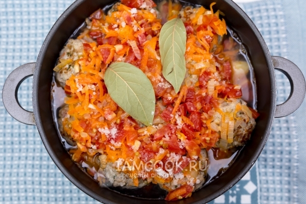 Тушение тефтелей с овощами