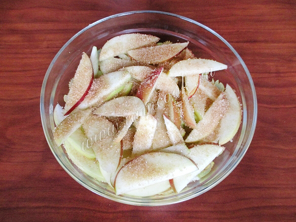 Яблоки с сахаром