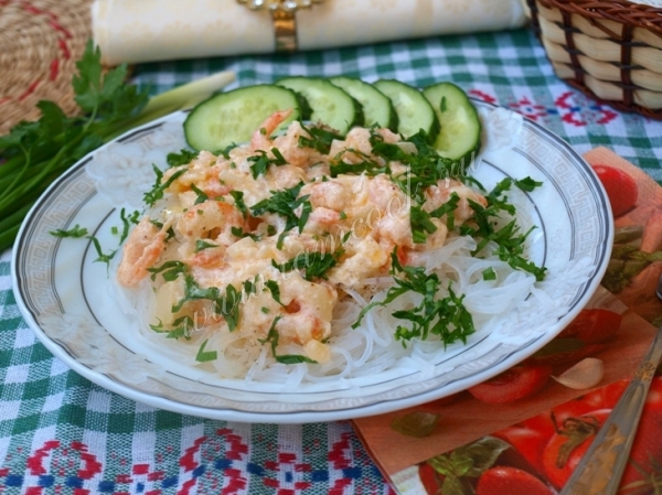 Креветки с рисовой вермишелью