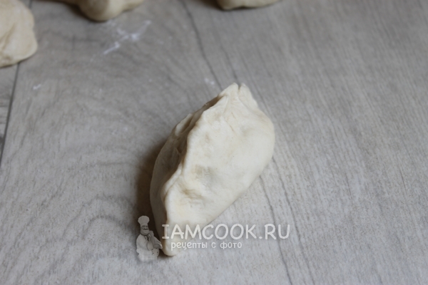 Защипнуть края теста