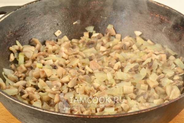 Обжарка лука с грибами