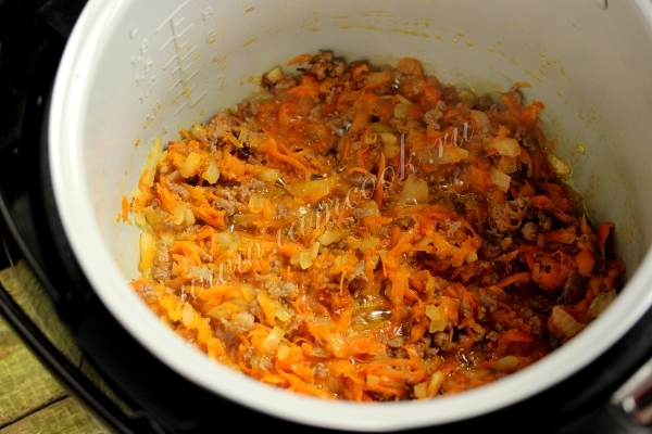 Обжарка фарша с овощами