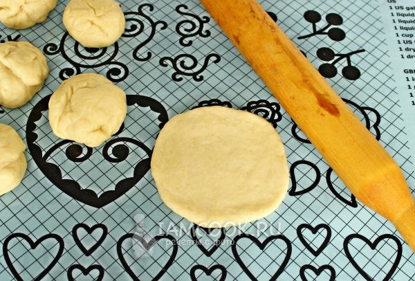 Раскатать тесто