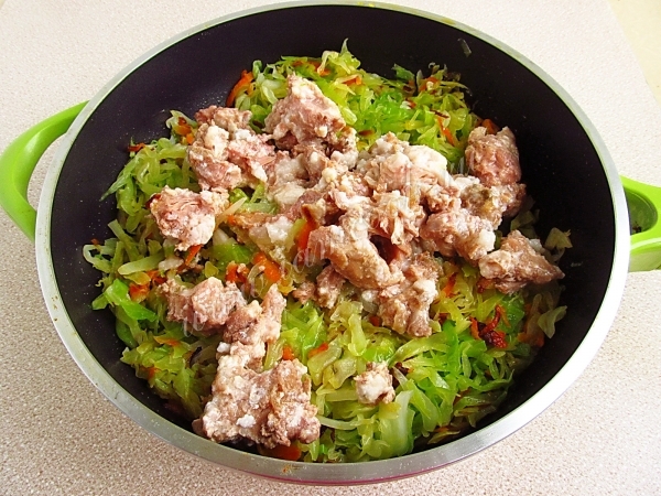 Добавить тушенку