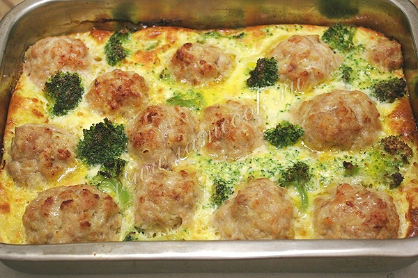 Запеканка с мясными тефтелями