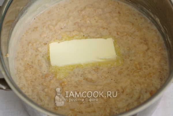 Положить масло