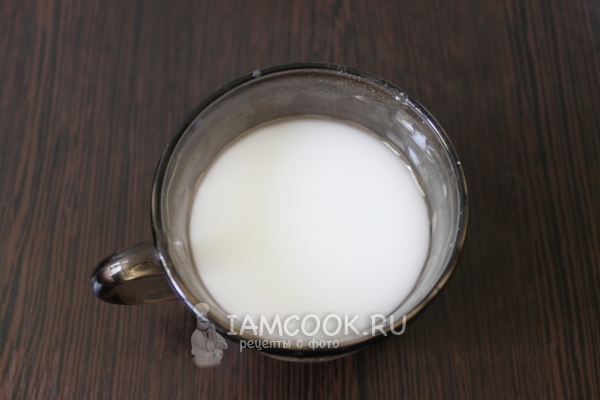 Развести крахмал в воде