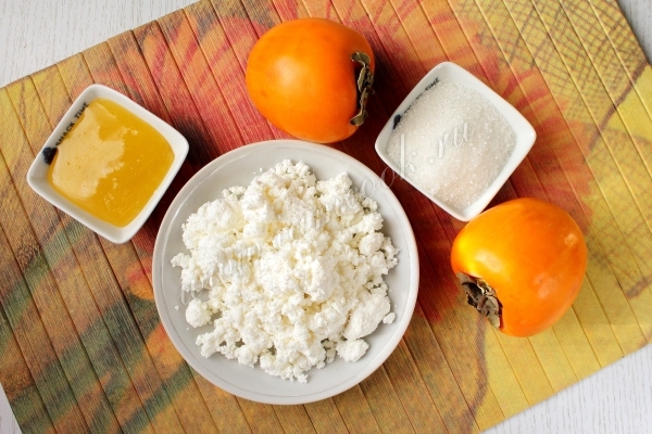 Ингредиенты для десерта из хурмы с творогом