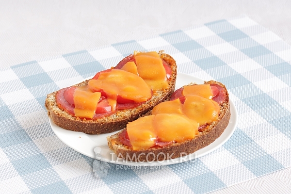 Рецепт горячих бутербродов с колбасой