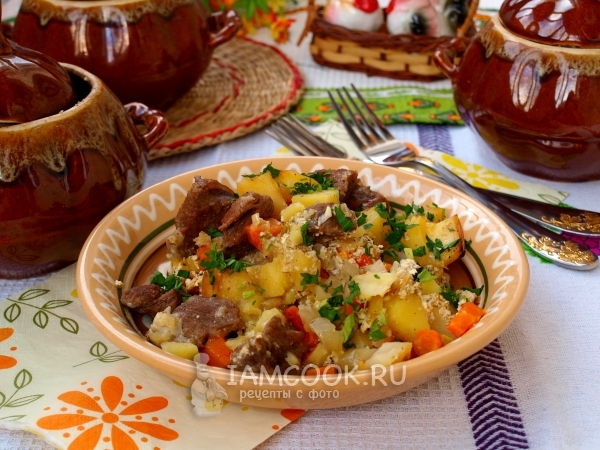 Жаркое в горшочках с мясом