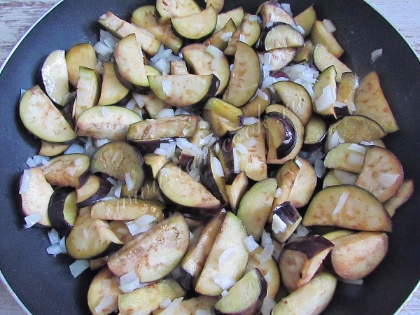 Баклажан обжарка с луком