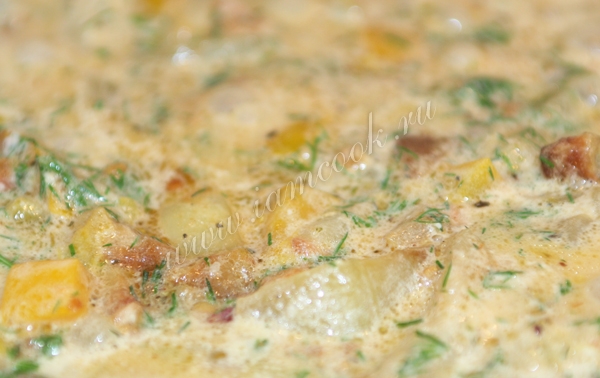 Кабачки тушеные в сметане крупным планом