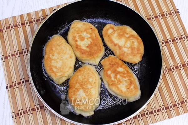 Пожарить пирожки