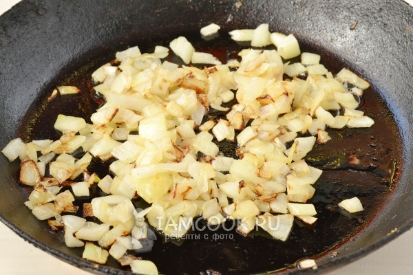 Обжарить лук