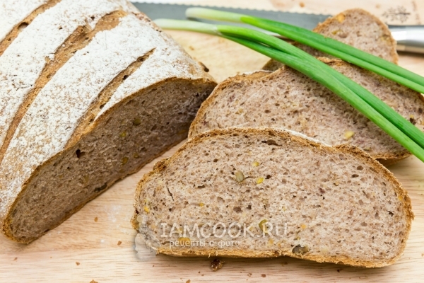 Пшенично ржаной хлеб с орехами