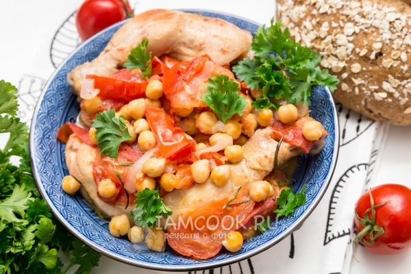 Фото курицы с нутом и помидорами