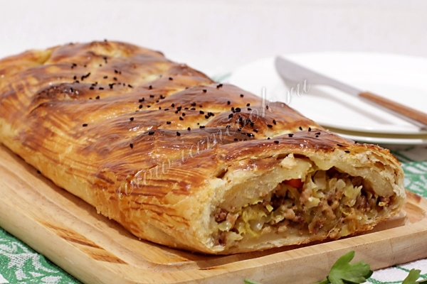 Рецепт кулебяки из слоеного теста