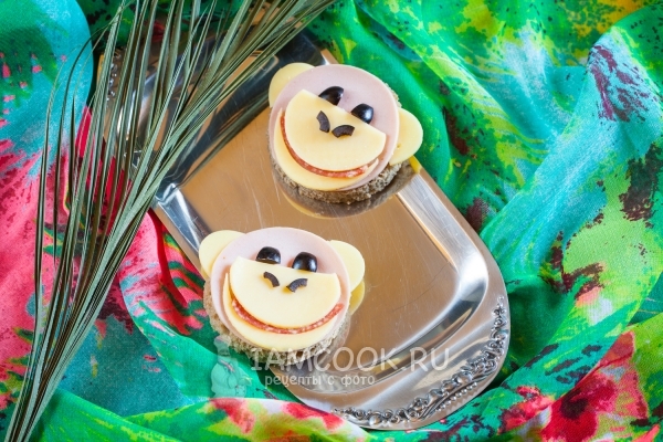 Фото бутерброда «Обезьяна» с сыром и колбасой