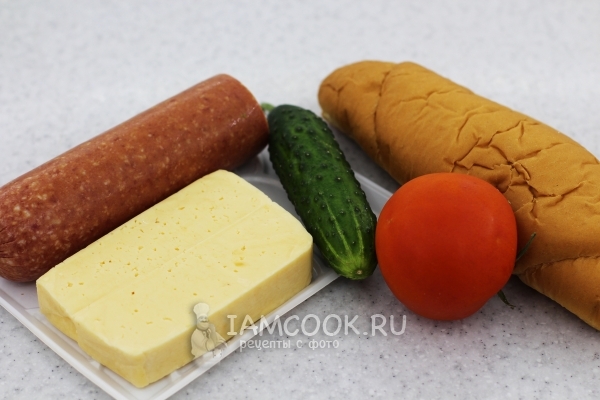 Ингредиенты для сэндвича с колбасой