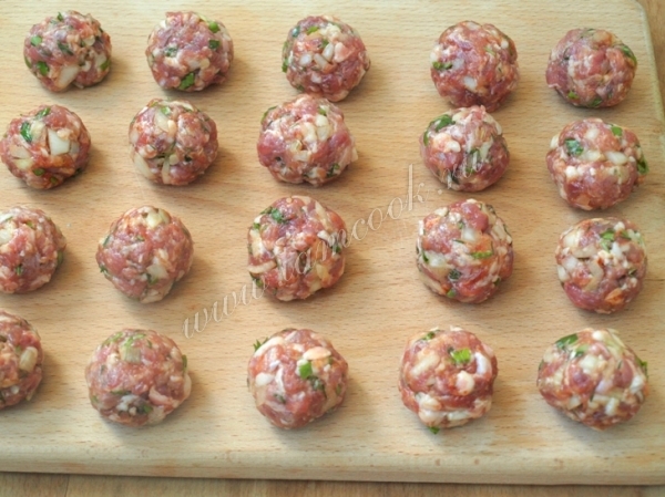 Лепим фрикадельки