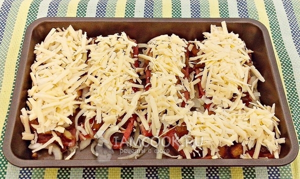 Посыпать сыром