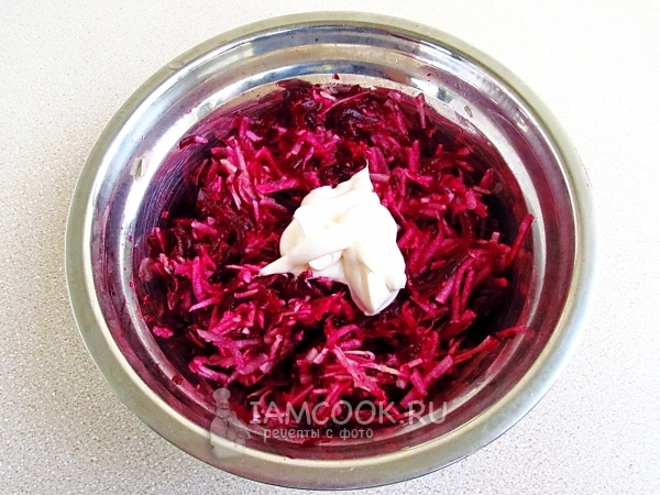 Положить майонез