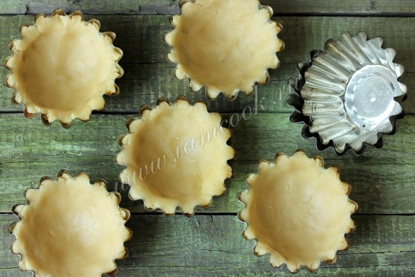 Тесто в формочках