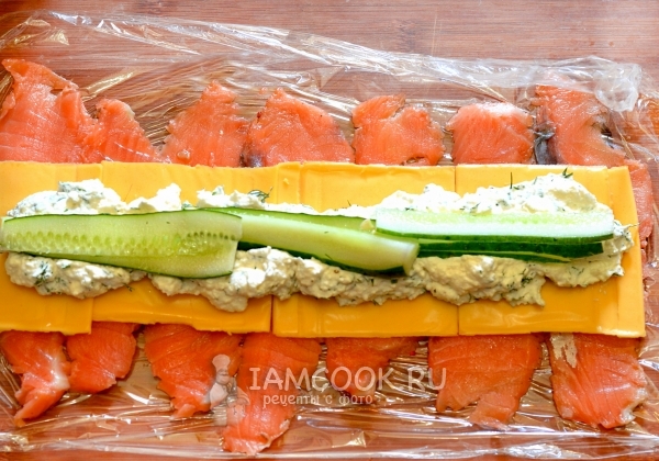 Выложить огурец