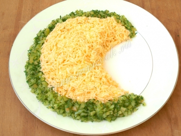 Оформляем кожуру салата арбузная долька