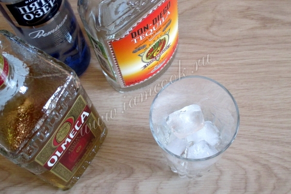 Лед в стакане