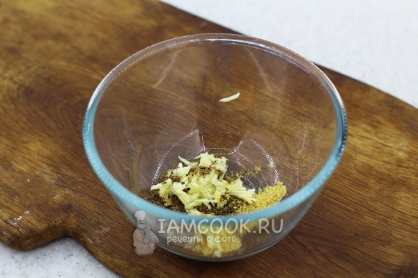 Чеснок с приправами