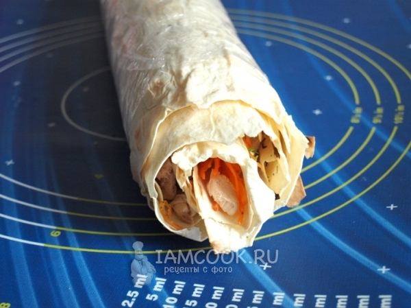 Рулет с курицей из лаваша