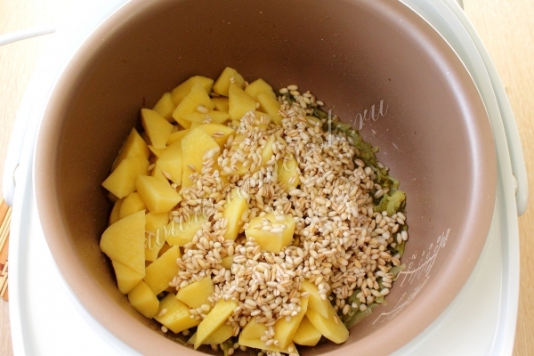 Картофель и перловка